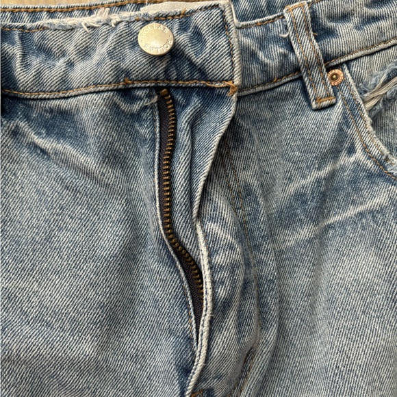 ROLLAS HIGH WAISTED LIGHT DENIM JEAN SHORTS - Picture 5 of 9
